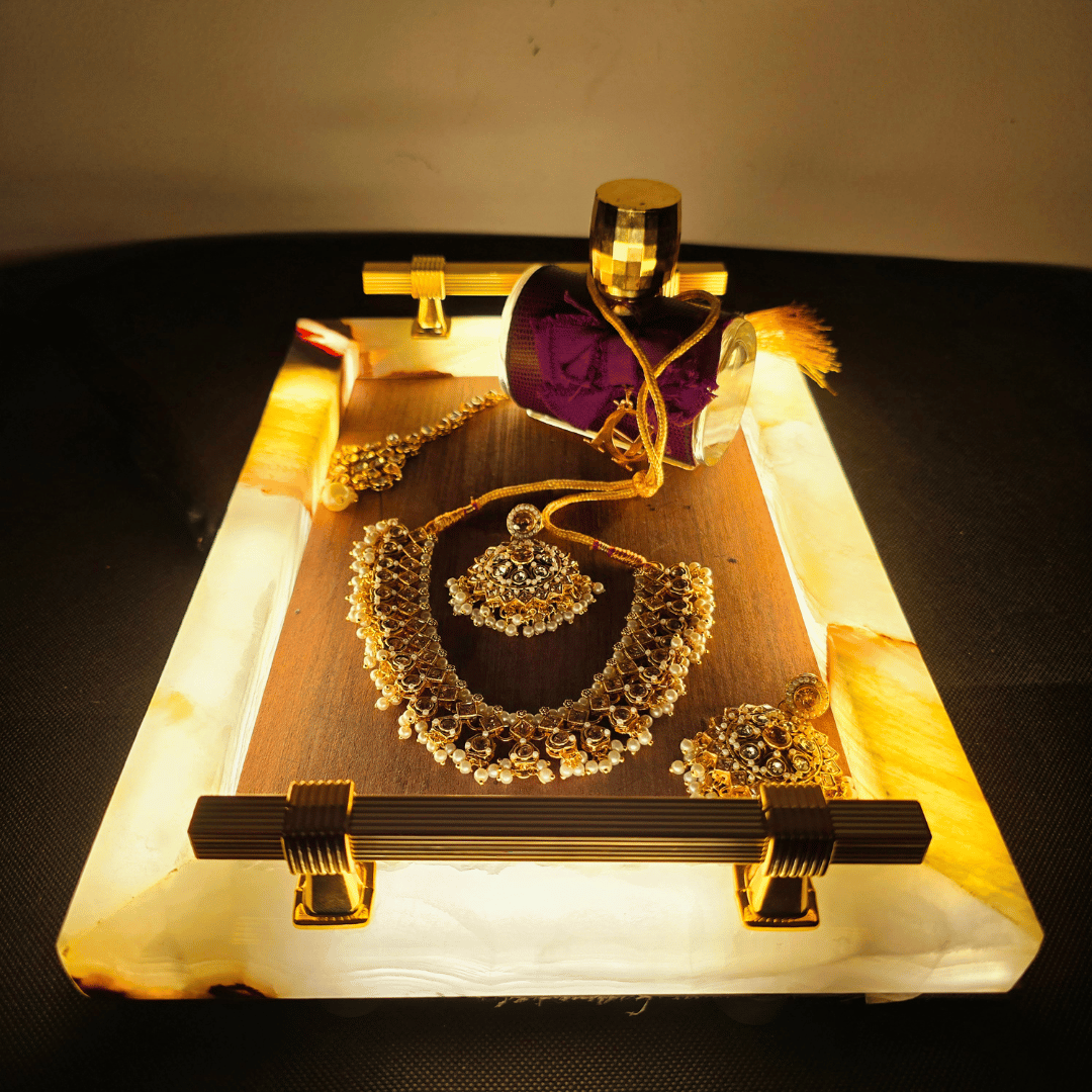Onyx Electronic Tray